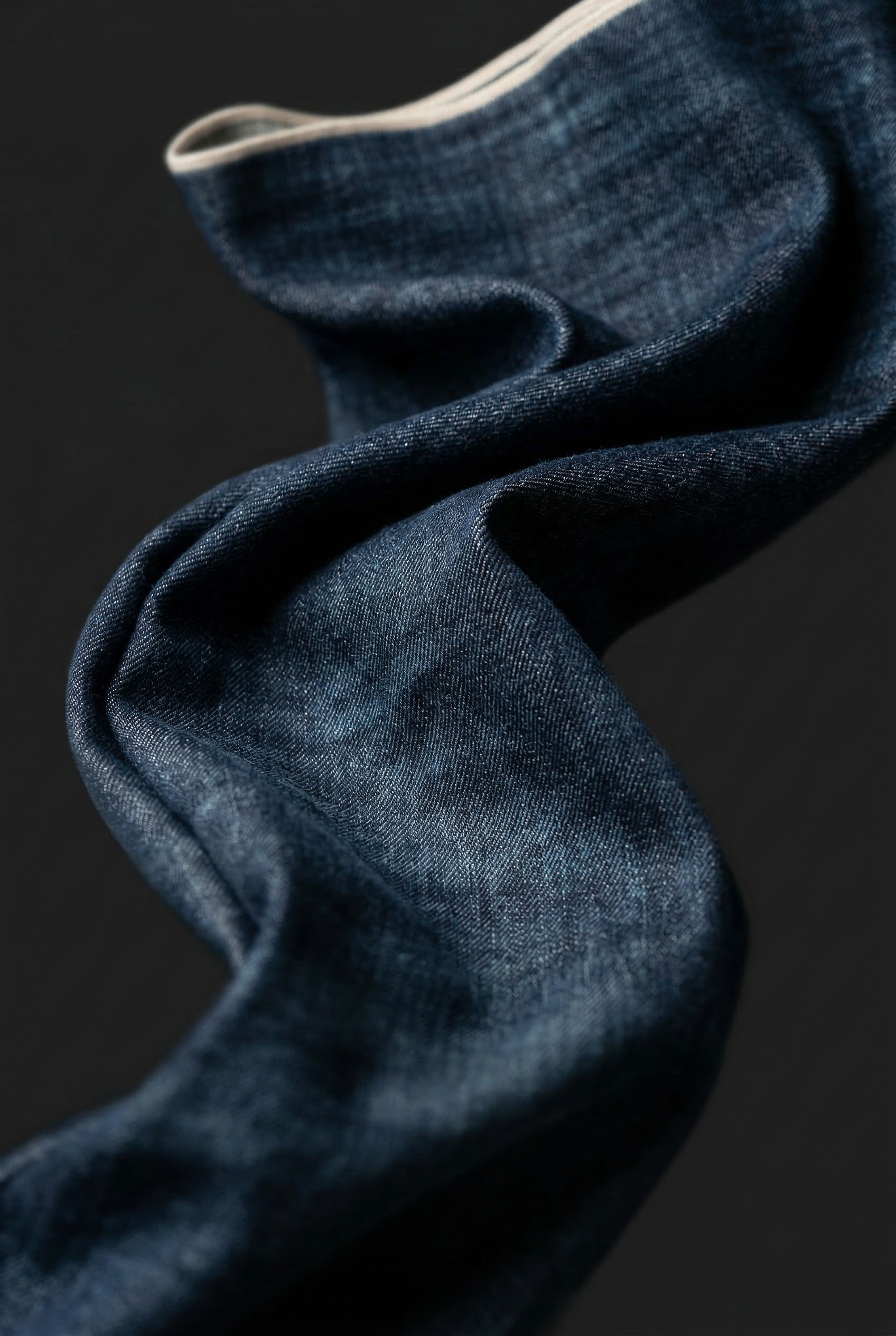 IL DENIM TRIANGOLO Selvedge Denim Detail