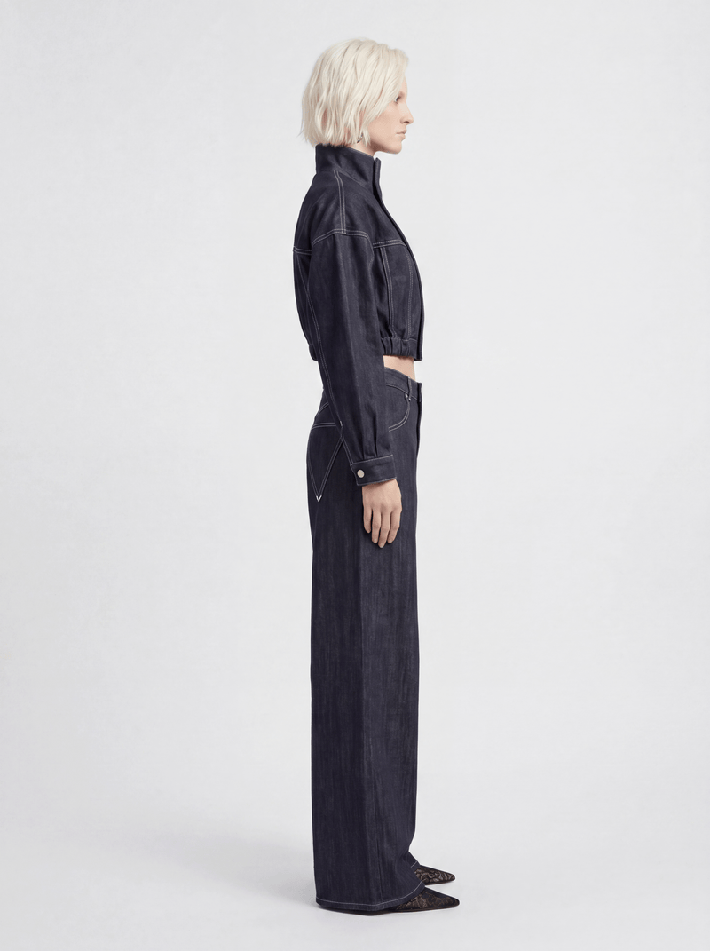 LA GIACCA CORTA IN DENIM